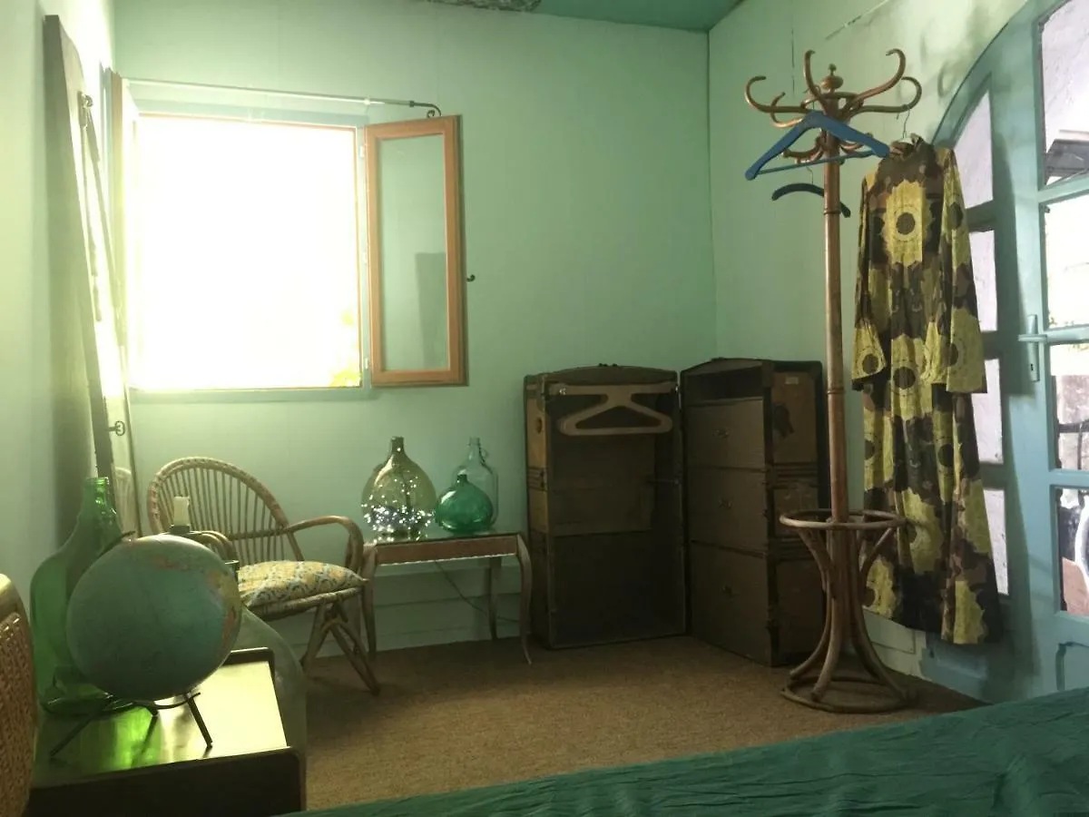 Séjour chez l'habitant la chambre des étangs Fréjus France